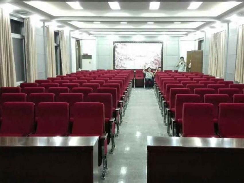 點擊查看詳細(xì)信息<br>標(biāo)題：禮堂椅系列 閱讀次數(shù)：1046